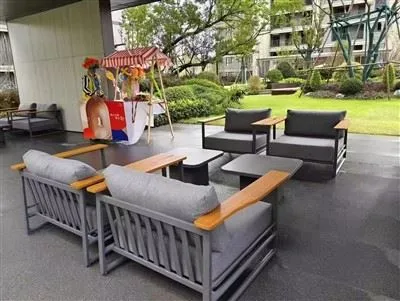 Mogu li obojiti vanjsku aluminijsku garnituru za sjedenje?